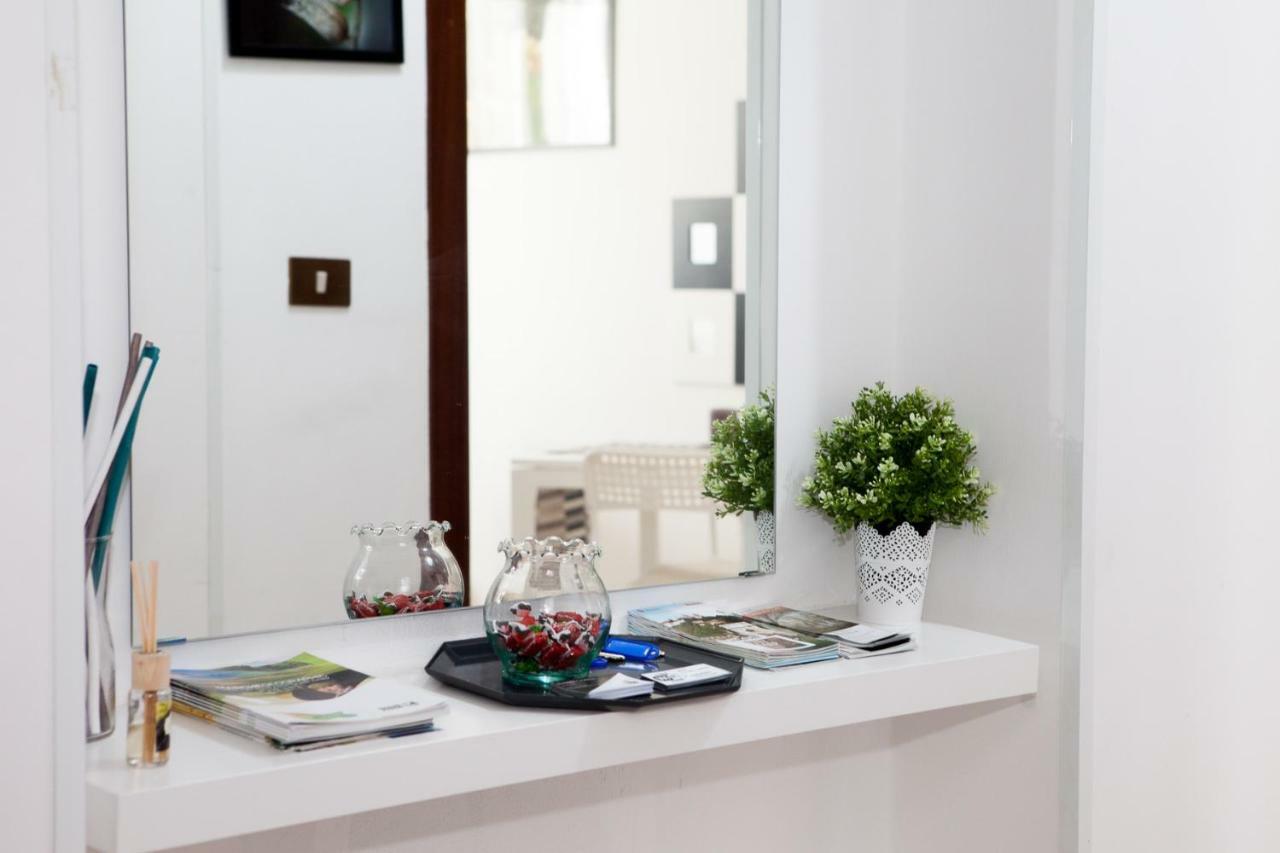 Cleo Iris Apartment อังโกนา ภายนอก รูปภาพ